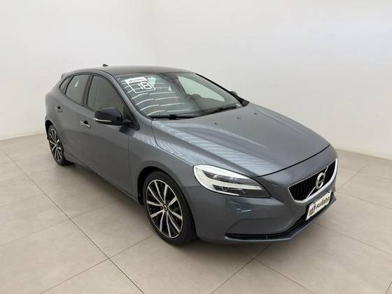 VOLVO V40 2.0 T4 MOMENTUM GASOLINA 4P AUTOMÁTICO VOLVO V40 2.0 T4 MOMENTUM GASOLINA 4P AUTOMÁTICO